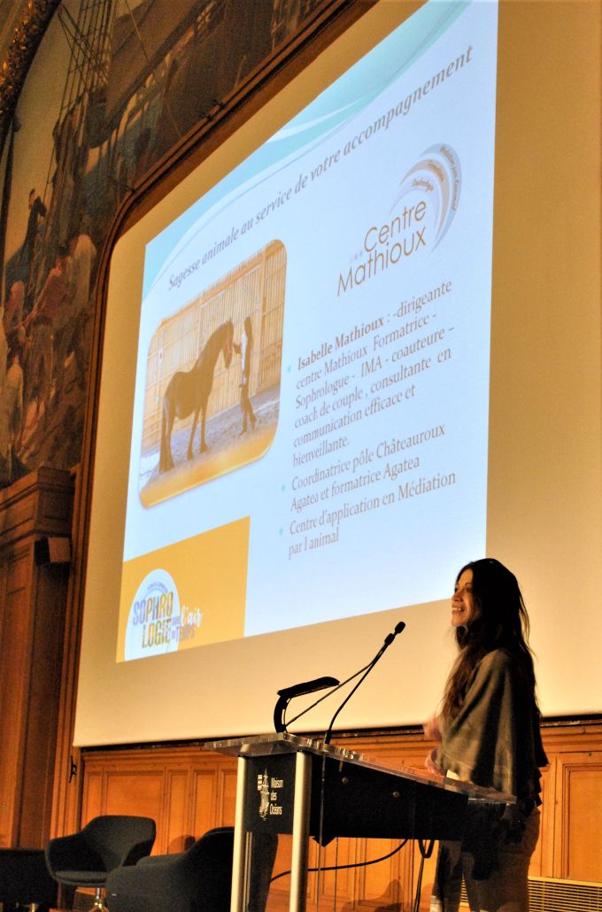 Octobre 2021 : Très fier  d avoir partagé ma pratique (médiation par l animal -sophrologie) au colloque des sophrologue 2021 organisé par le CEAS Paris . Bien sur Hugo (chien médiateur) m a accompagné  , il a été la star du moment ...Bravo Mr Hugo